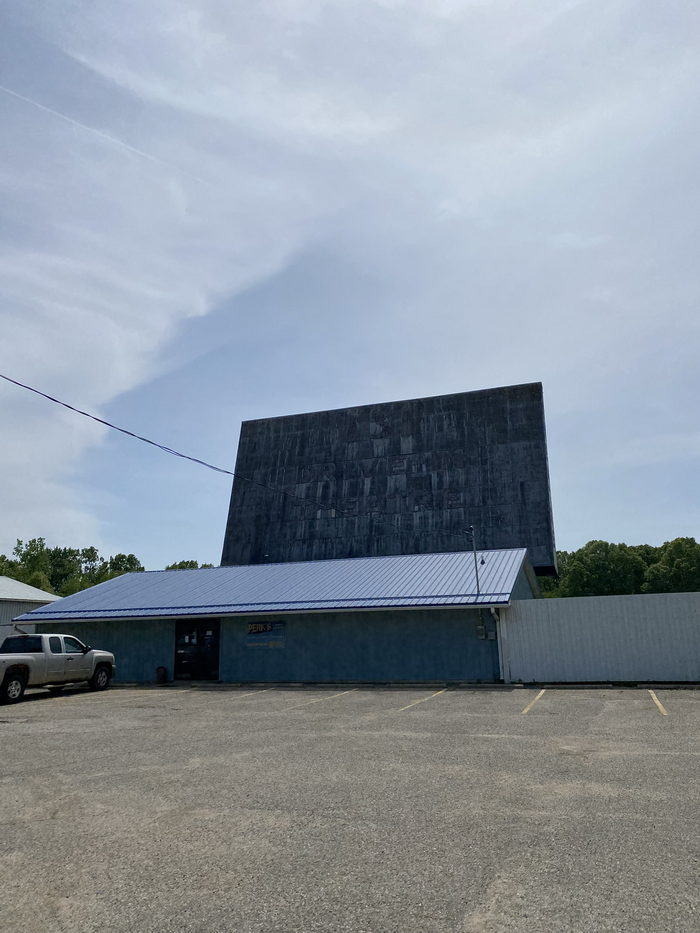 131 Drive-In Theatre - May 29 2022 (newer photo)
